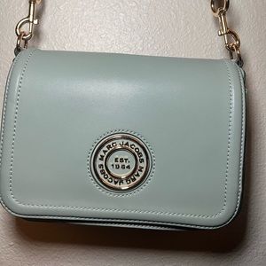 MARC JACOBS Signet sage LEATHER GOLD HARDWARE WOMENS FLAP CROSSBODY BAG